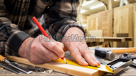 Falegnameria Falegnameria Diversi Utensili in Tavole Di Legno Attrezzature  E Hobby Di Legno E Lavori in Officina Di Carpenteria Immagine Stock -  Immagine di scalpello, martello: 269289409